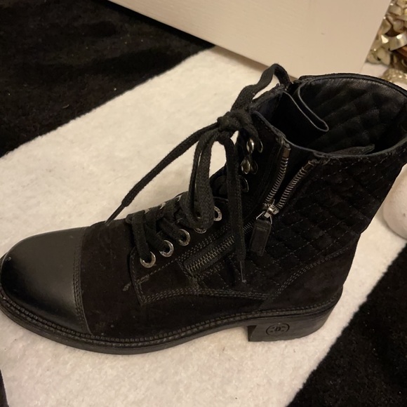 Chanel Quilted pattern combat boots - Picture 8 of 11